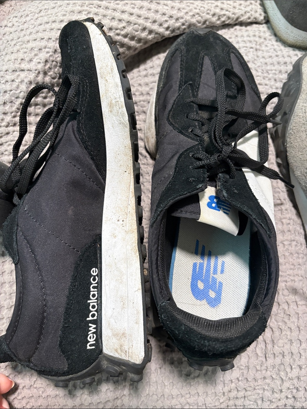 New Balance Men's Black and White Retro Runner Sneakers